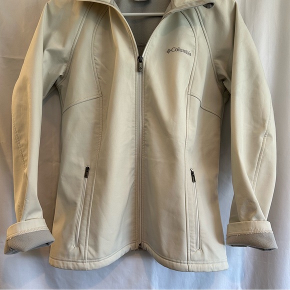 Columbia Beige Jacket - Picture 3 of 5